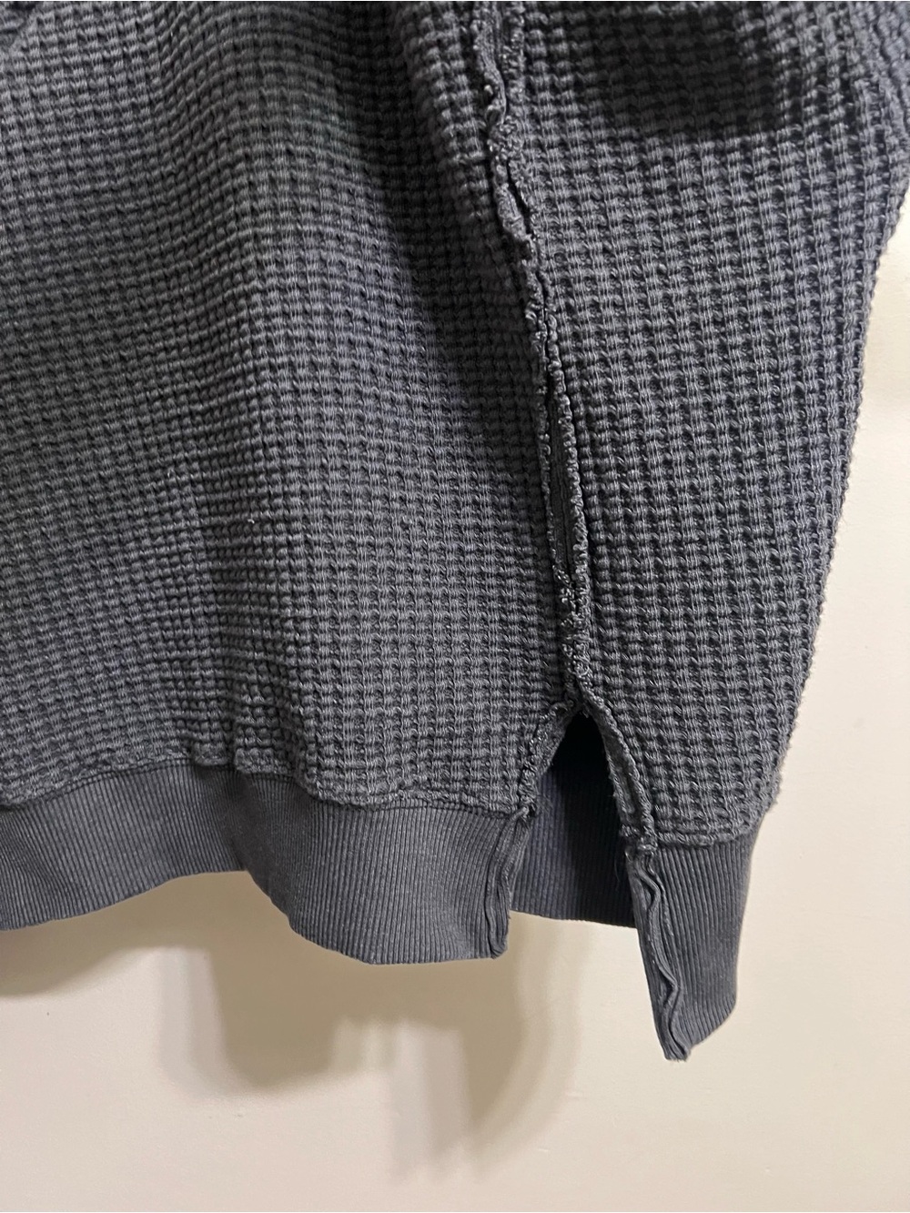American Eagle Oversized Big Hug Waffle Sweatshirt XL V Neck Slouchy Distressed - Picture 9 of 13